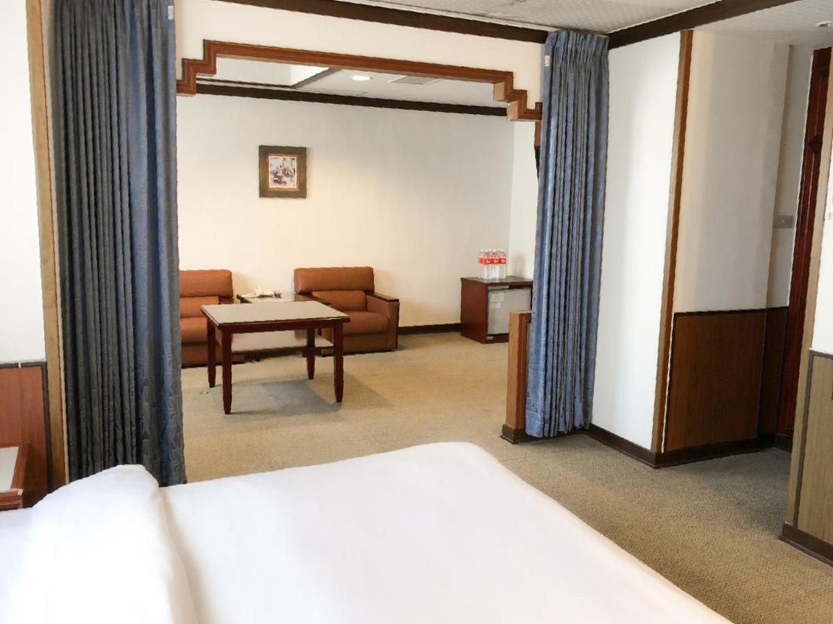 Guide Hotel Changhua Jhongjheng Bagian luar foto